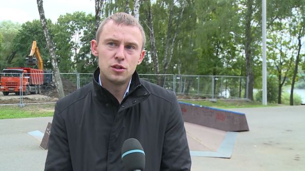 В данное время в парке идут работы по реконструкции баскетбольно-волейбольной и скейт площадок