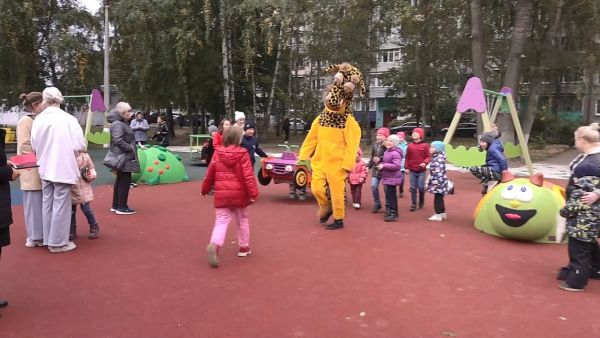 В самом большом дворе на улице Гурьева возле домов 10,14, 16 проведена реконструкция.