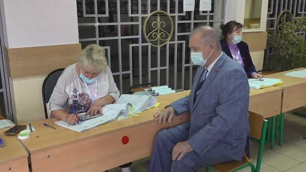 Виктор Пронин депутат Совета депутатов Раменского г.о 19 сентября отдал свой голос на УИК №2595.