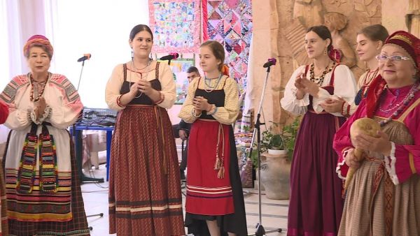 Праздник прошел в теплой дружеской атмосфере.