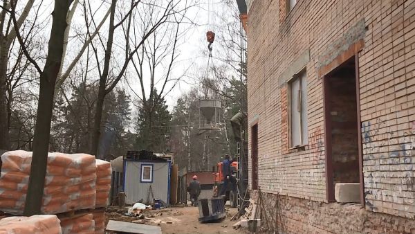 Работы по реконструкции Удельнинской поликлиники идут полным ходом.