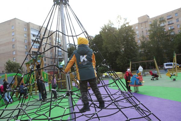 По поручению главы Раменского г.о. сотрудники (ЦУР) осмотрели детские игровые площадки.