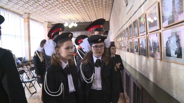 Фотовыставка посвященная празднованию Дню Героев Отечества под названием «Герои нашего времени».