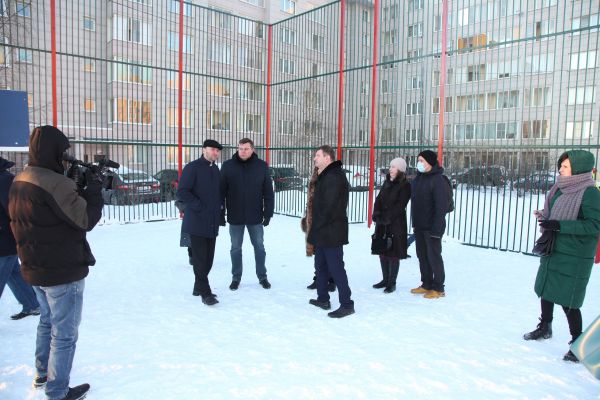 В поселке Удельная открыли спортивную площадку.