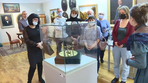 На днях для медицинских работников нашего округа пригласили в историко-художественный музей.