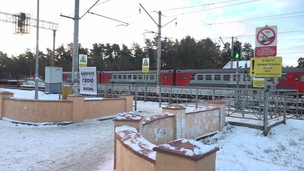 Сотрудники транспортной инспекции провели рейд на жд переходе платформы Кратово.