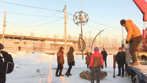 Возле железнодорожной станции «Гжель» установлена новая скульптура-«Одуванчик»