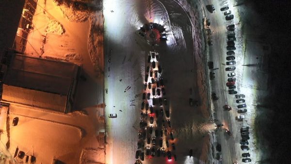 «Автоёлка – 2022». Новогодний флешмоб устроили автолюбители Раменского.