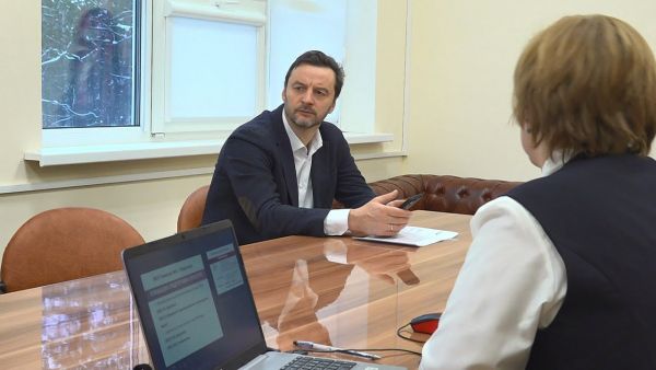 Глава округа Виктор Неволин посетил гимназию №2.