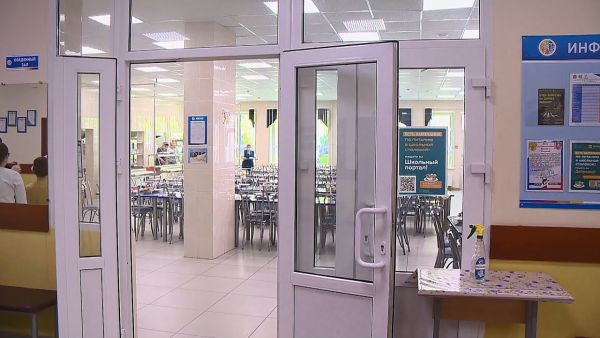 Пельмени в столовые подмосковных школ вернулись на постоянной основе.