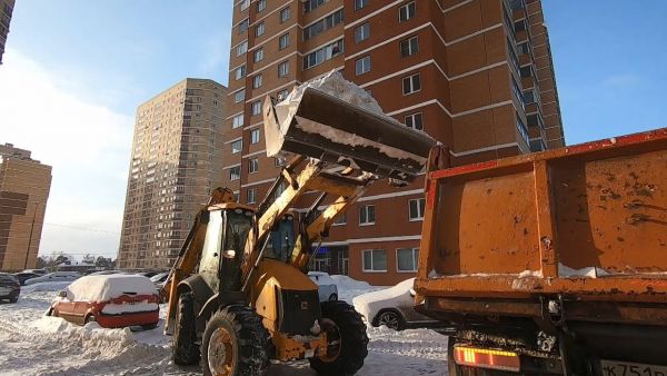 Снегопад, который обрушился на Москву и область метеорологи уже назвали рекордным.
