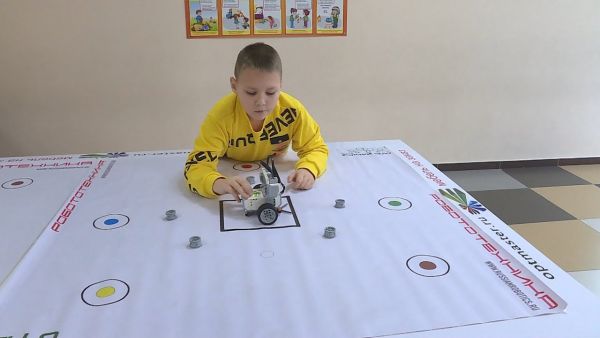 150 участников робототехнического фестиваля «Роботема» собрались 19 февраля в Раменской гимназии №2.