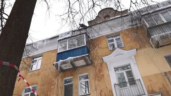 В ТУ «Удельная» в основном расположены многоквартирные дома старого жилого фонда со скатным крышами.