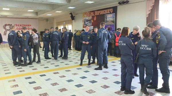 Тематическая выставка в ДК им. Воровского, посвященная 90-й годовщине Гражданской обороны России .