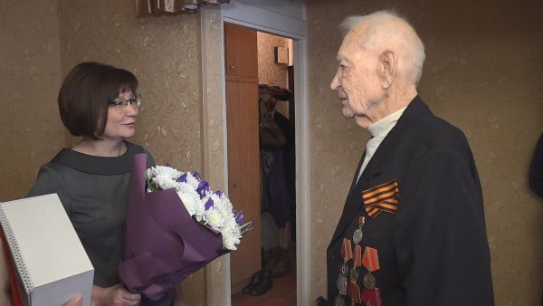 В Раменском поздравили ветерана с 90-летним юбилеем