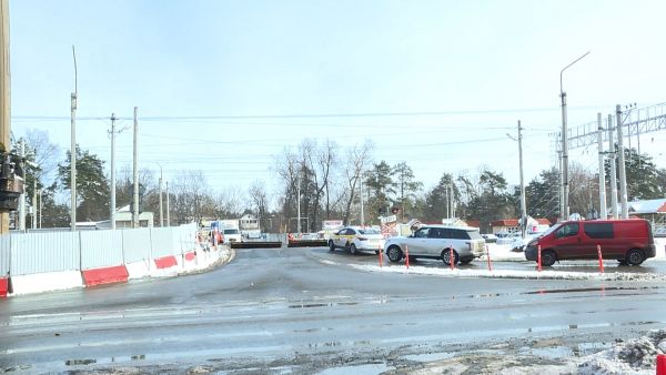 В поселке Быково началось долгожданное строительство путепровода через железнодорожные пути.