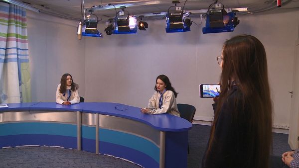 На днях студию «Раменского телевидения» посетили ученики Ломоносовской школы.