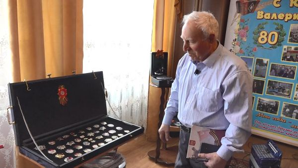 Валерий Николаевич Андриянов работал учителем музыки в Игумновской школе.