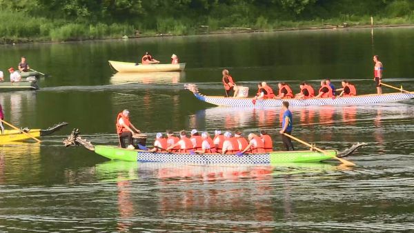 На Борисоглебском озере впервые состоялся заезд на лодках-драконах.