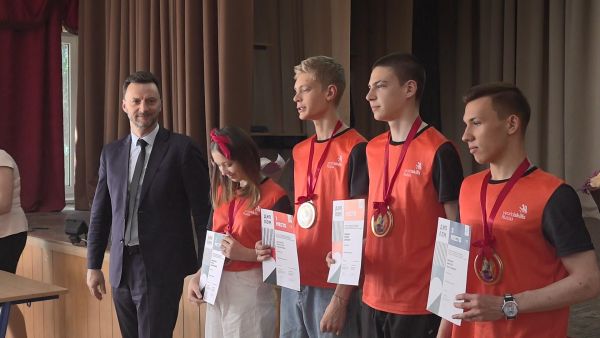 Студенты Раменского колледжа Матвей и Александр заняли первое место в компетенции «Мехатроника».