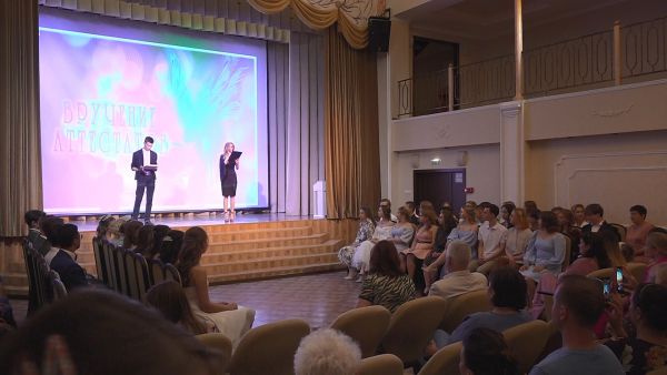 11-и классники школы №4 отметили выпускной.