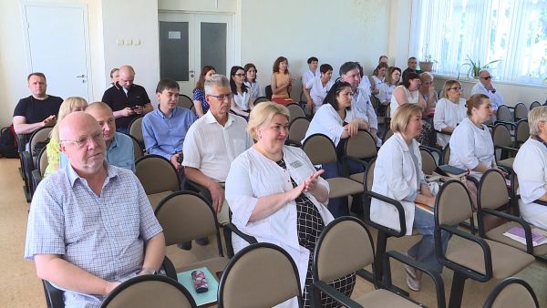 На утренней планерке медиков наградами Главы и Совета депутатов были отмечены врачи Раменской ОБ.