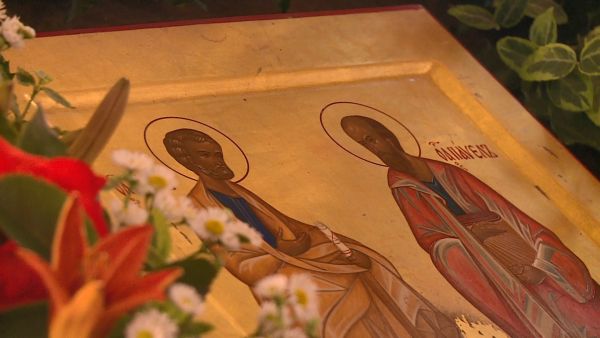 Православные отмечают день святых апостолов Петра и Павла.