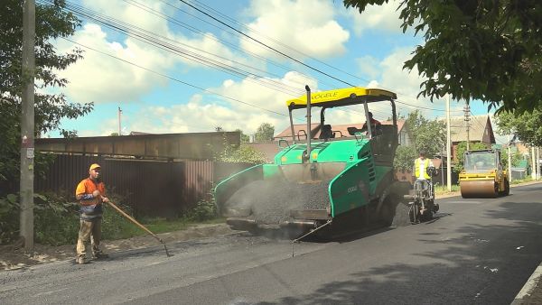 В залинейной части города Раменское начали ремонт автомобильной дороги на улице Московская.