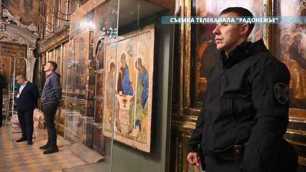 Православные верующие отмечают 600-летие обретения мощей преподобного Сергия Радонежского.