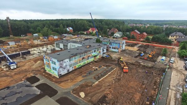 Как идет строительство к пристройке к основному зданию Власовской школы №13?