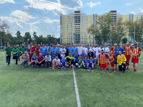 Футбольные команды из шести городов встретились на чемпионате России в Раменском