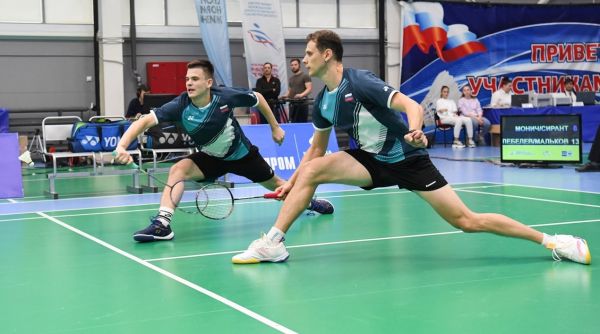 На арене СК Борисоглебский за победу борются лучшие бадминтонисты страны