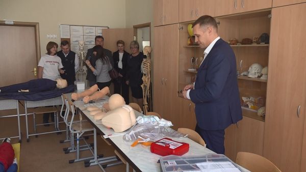 В Раменской гимназии прошел День открытых дверей. Для будущих выпускников провели презентацию «Медицинский класс».