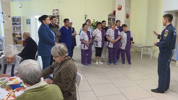 5 сентября в пансионате для пожилых людей в деревне Осеченки произошел пожар.