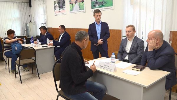 Прием жителей в рамках выездной администрации прошел в поселке Быково.