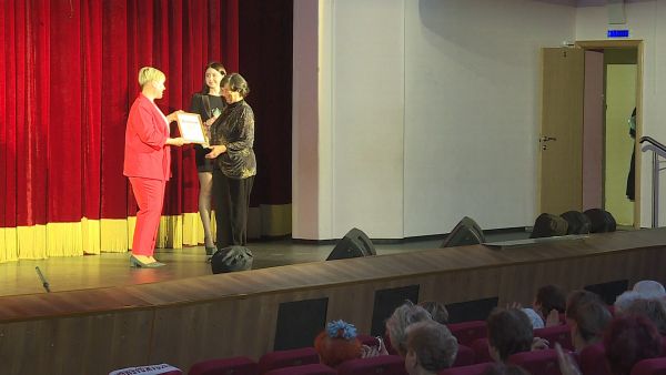 4 октября в ДК им. Воровского прошел фестиваль творчества для людей старшего поколения «Мы будем радоваться жизни».