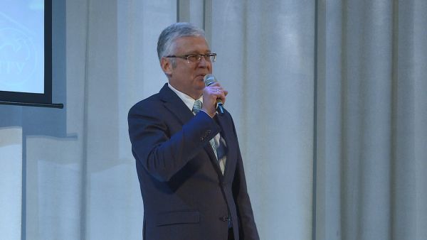 В актовом зале ГГУ состоялся праздничный концерт, посвящённый Дню учителя и Дню среднего профессионального образования.