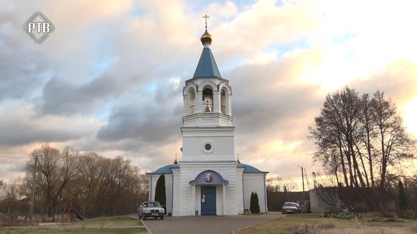 Митрополит Крутицкий и Коломенский Павел совершил великое освящение в храме деревни Семеновское.