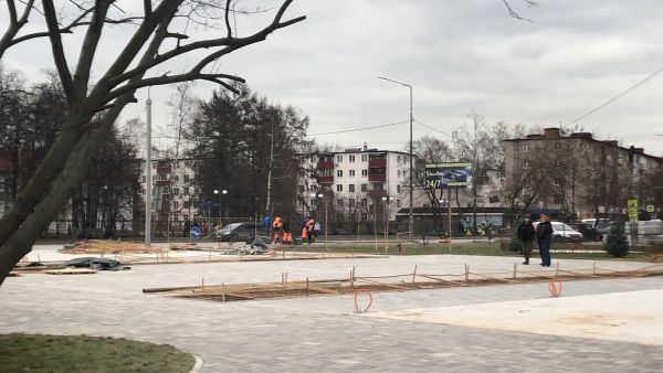 Мемориальный комплекс с военной техникой благоустраивают на перекрестке улиц Михалевича и Гурьева.