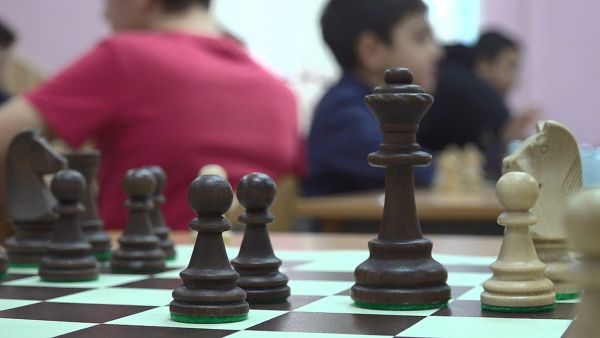 Накануне в школе №5 в Раменском прошёл турнир по шахматам среди школьников