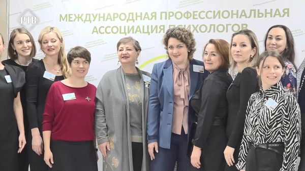 На съезде в Гжели лучшие психологи страны раскрыли друг другу секреты своей практики.