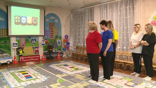 В детском саду №12 состоялась напольная игра «Я- пешеход».