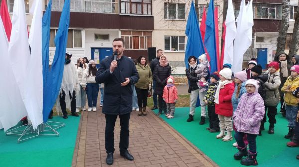 В д.Островцы Раменского г.о. открыли современную детскую игровую площадку.