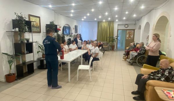 Инспекторы ГПН провели инструктаж в реабилитационном центре Раменского.