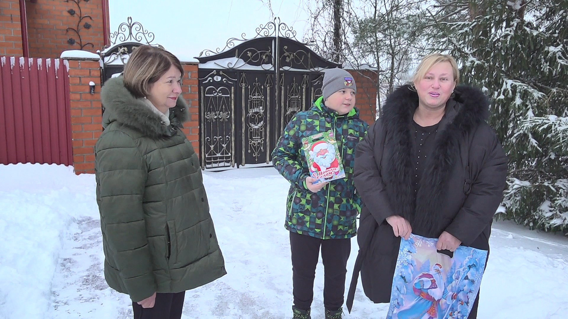 Подарки семьям мобилизованных к новому году вручает администрация Раменского округа и ТУ «Новохаритоновское».