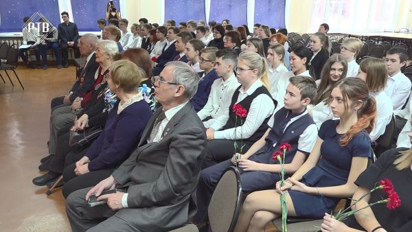 Мероприятие в школе №1 посетили не только ученики 7-10 классов, но и ветераны Совета ветеранов Раменского округа