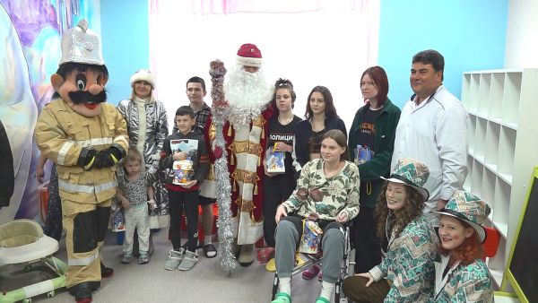 Пожарная техника, спасатели, альпинисты и счастье в глазах детей!