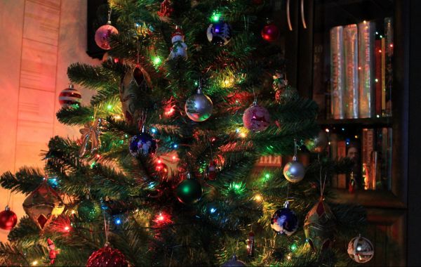 17 декабря в поселке Электроизолятор Раменский молодежный центр​ для юных зрителей провел Новогоднее представление.