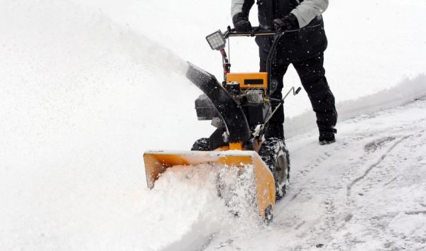На подведомственной территории ТУ «Островецкое» в усиленном режиме выдуться работы по ликвидации последствий снегопада.