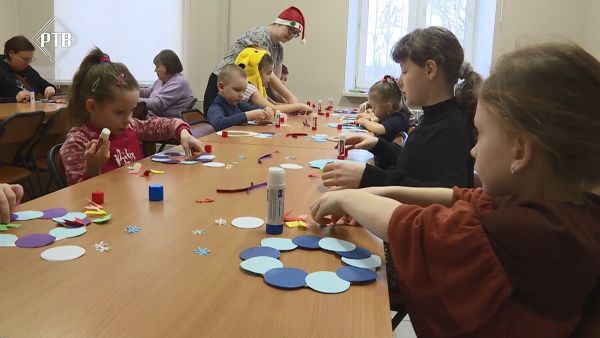 Сотрудники Раменского музее провели мастер-классы «Рождественский венок».